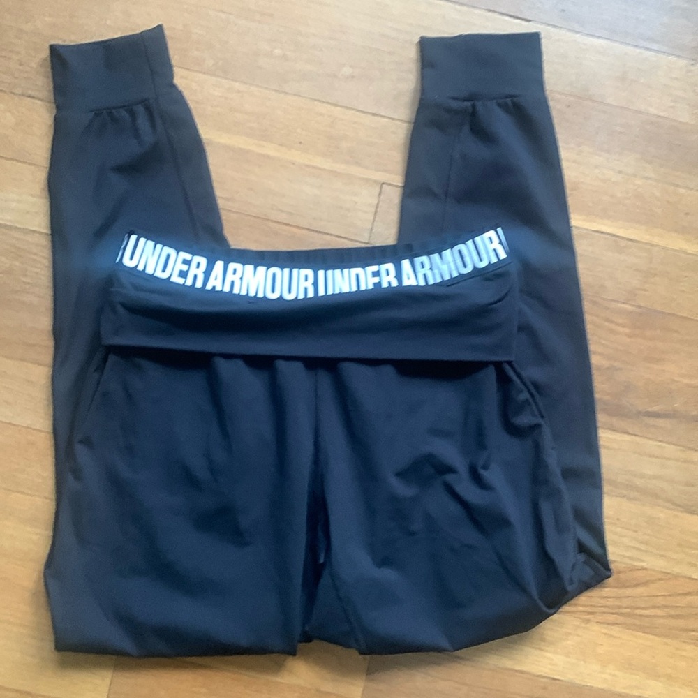Size small under Armour leggings